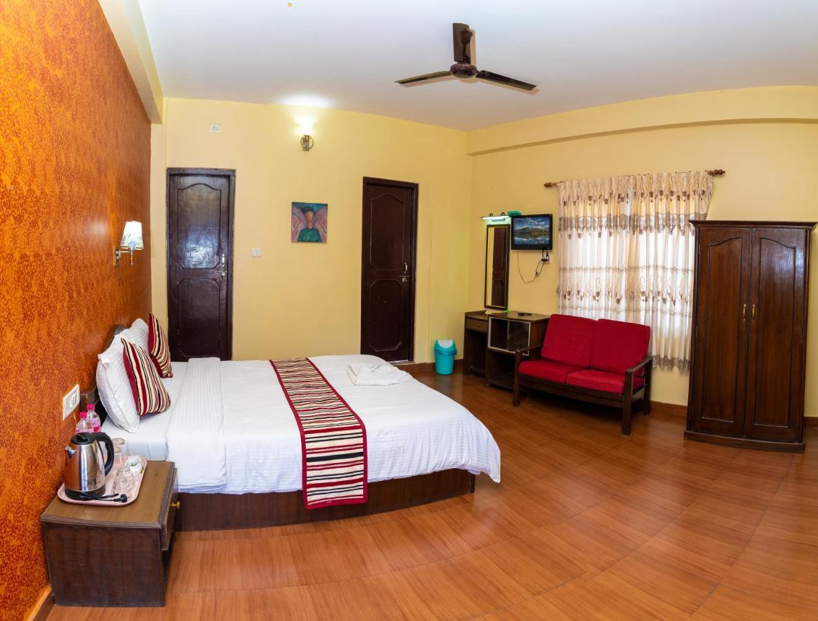 Butterfly Lodge Pokhara Exterior foto